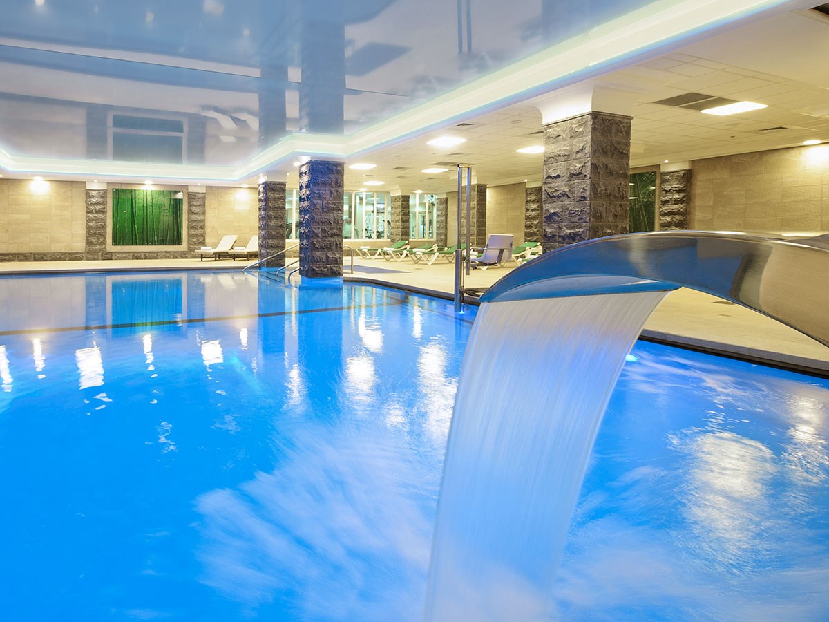 Бассейн с термоминеральной водой в спа Хамат Кейса