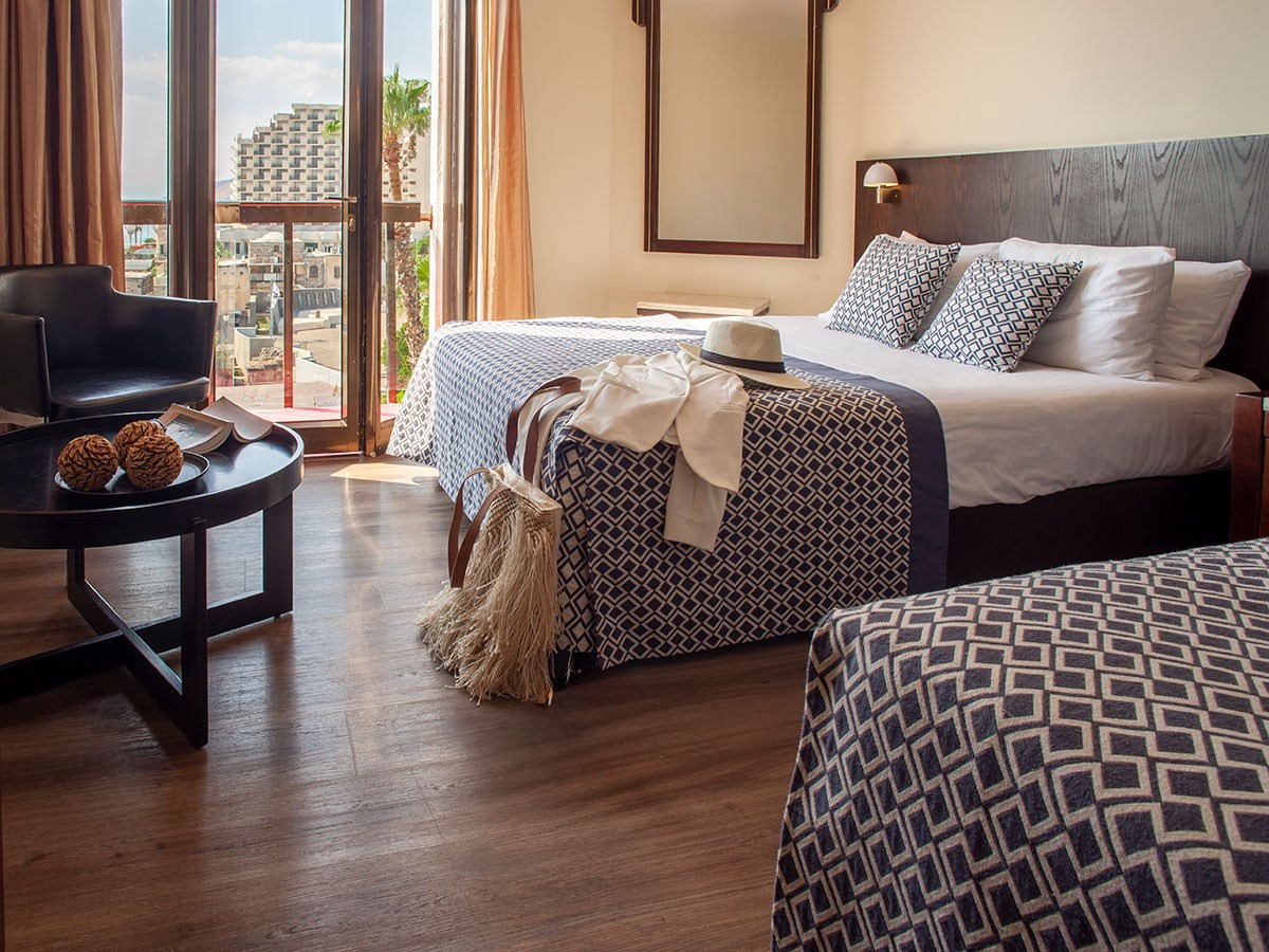 Кейсар Премьер Тверия - Семейный номер с двумя дву