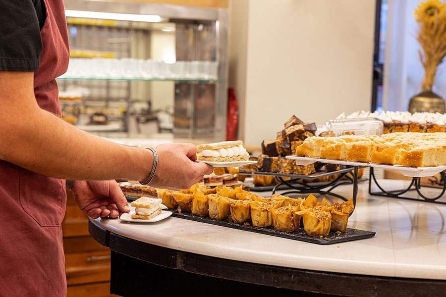 Кейсар Премьер  Иерусалим -  столоваяна крыше